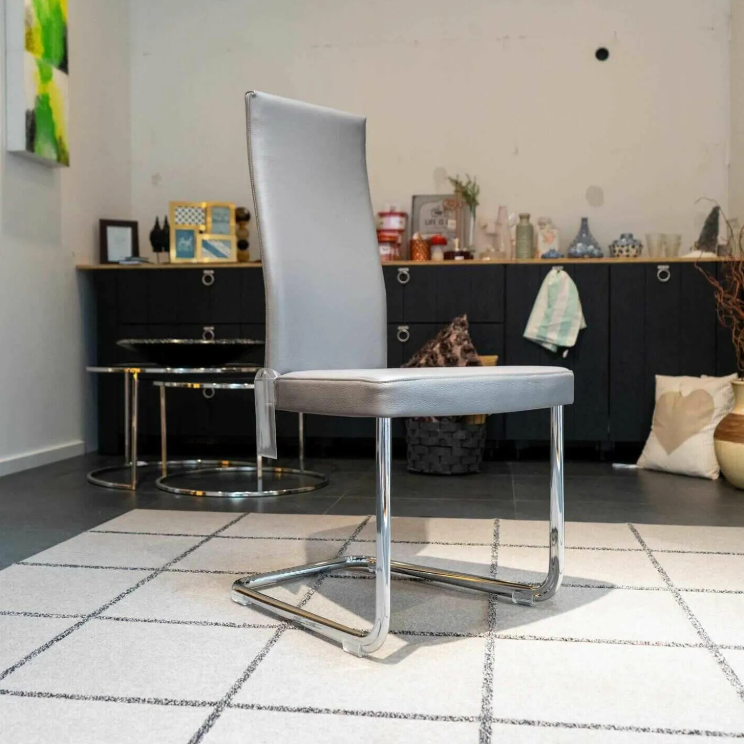 Polster-Kragstuhl B25-1P Leder Taupe Mit Stahlgestell Verchromt