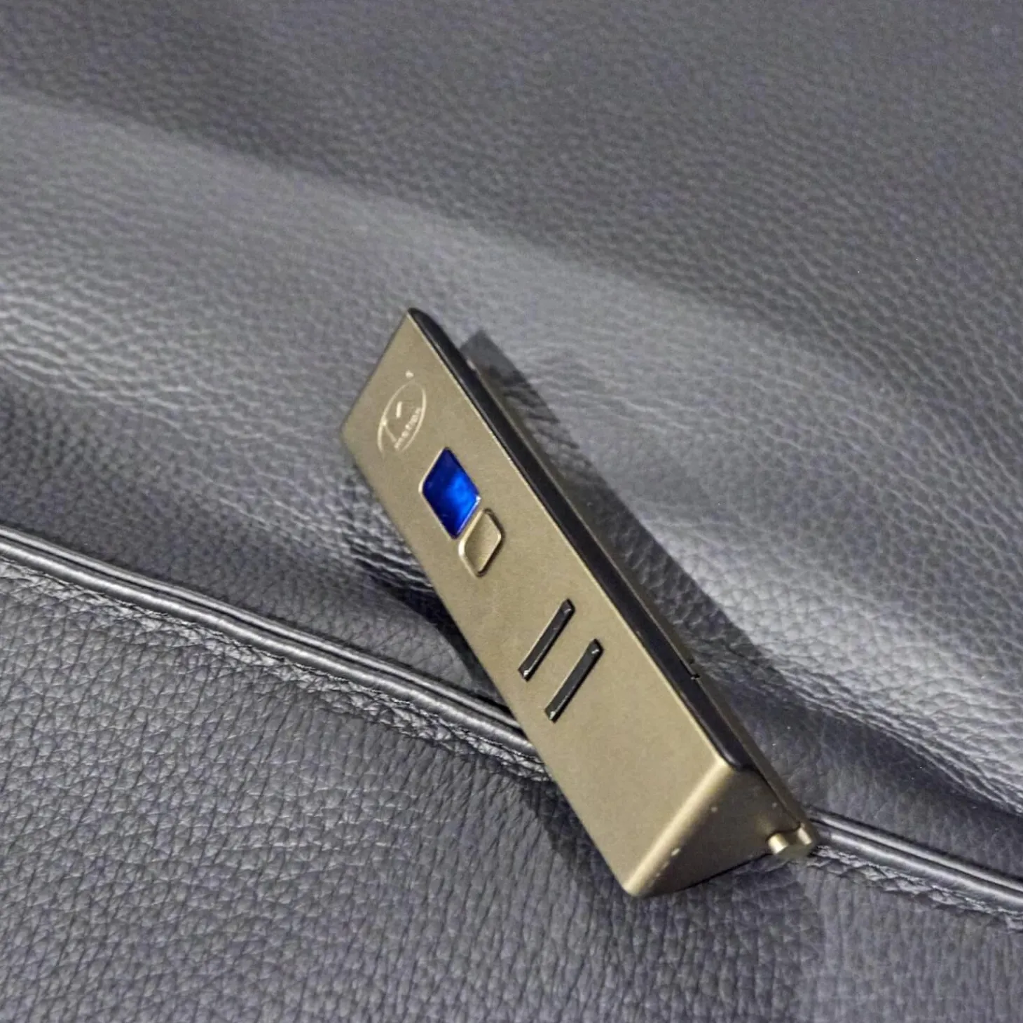 Polstermöbel WK 530 Gracella Leder Cougar Farbe 10 Schwarz Metallfuß Matt Anthrazit Lackiert