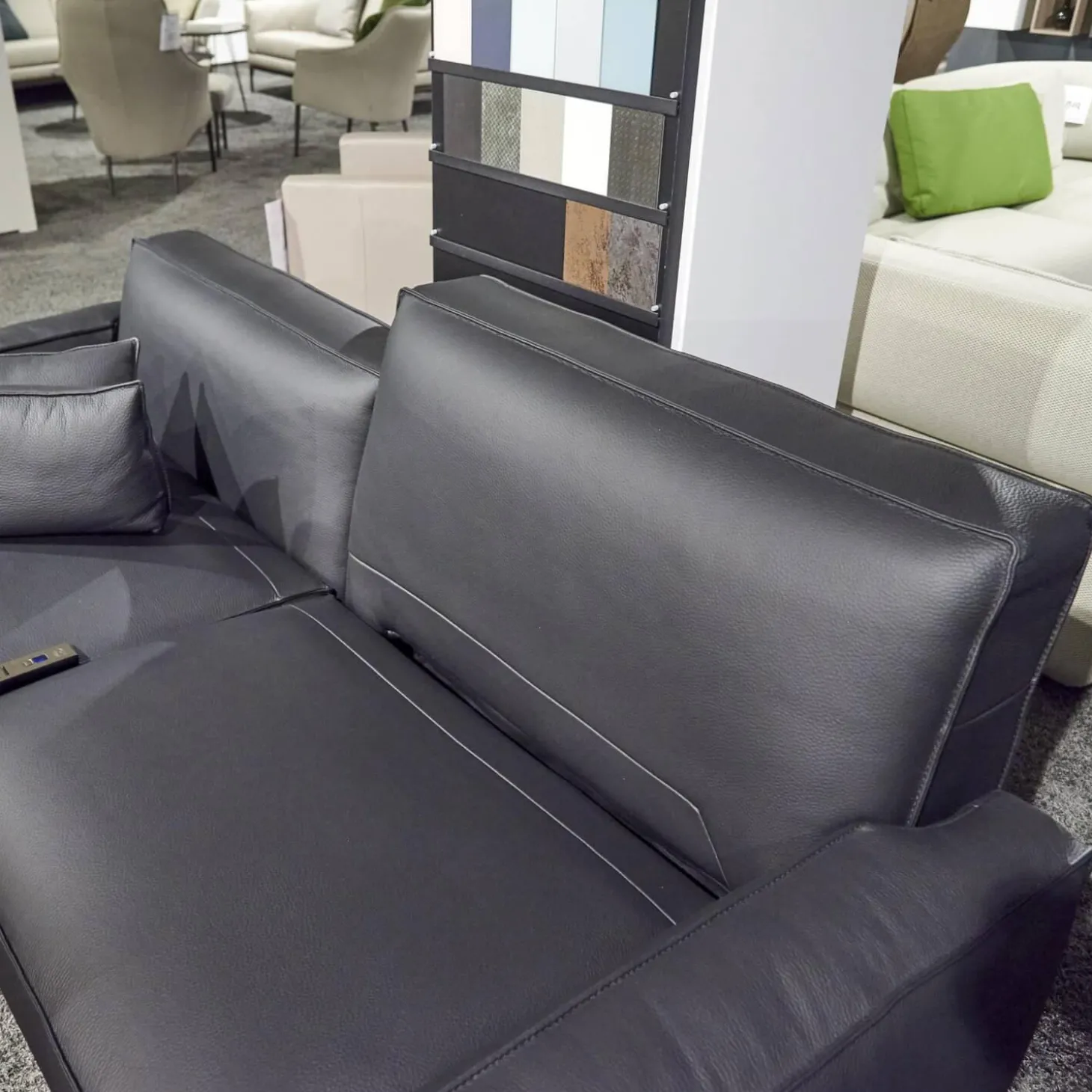 Polstermöbel WK 530 Gracella Leder Cougar Farbe 10 Schwarz Metallfuß Matt Anthrazit Lackiert