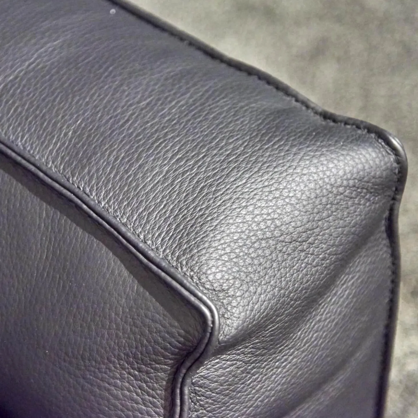 Polstermöbel WK 530 Gracella Leder Cougar Farbe 10 Schwarz Metallfuß Matt Anthrazit Lackiert