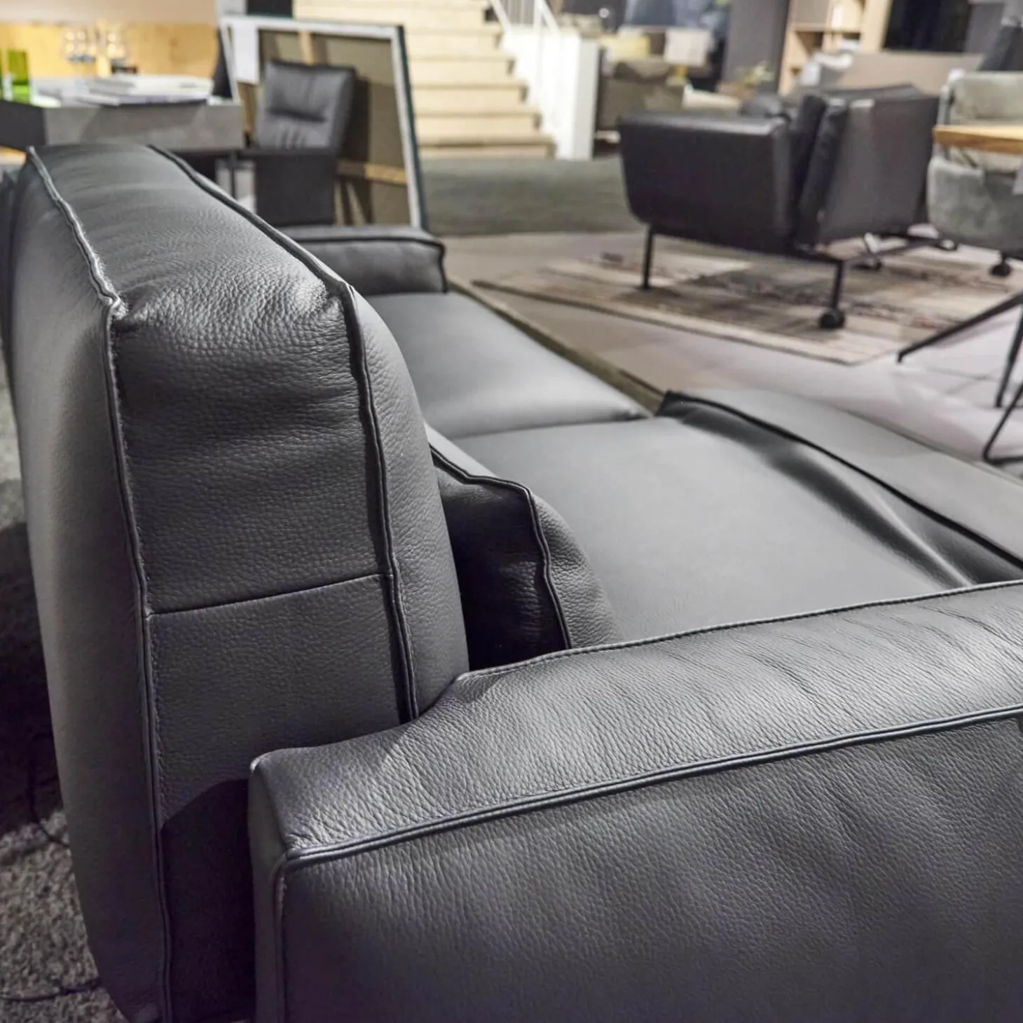 Polstermöbel WK 530 Gracella Leder Cougar Farbe 10 Schwarz Metallfuß Matt Anthrazit Lackiert