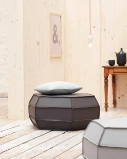 Pouf Asmus Hellgrau Bovine Leder mit offener Naht