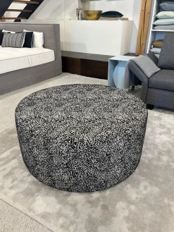 Pouf Hocker Stoff Leo Grau Schwarz