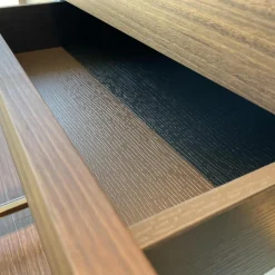 Raumteiler 505 in Lack Kieselgrau mit Glastüren Schwarz Chrom