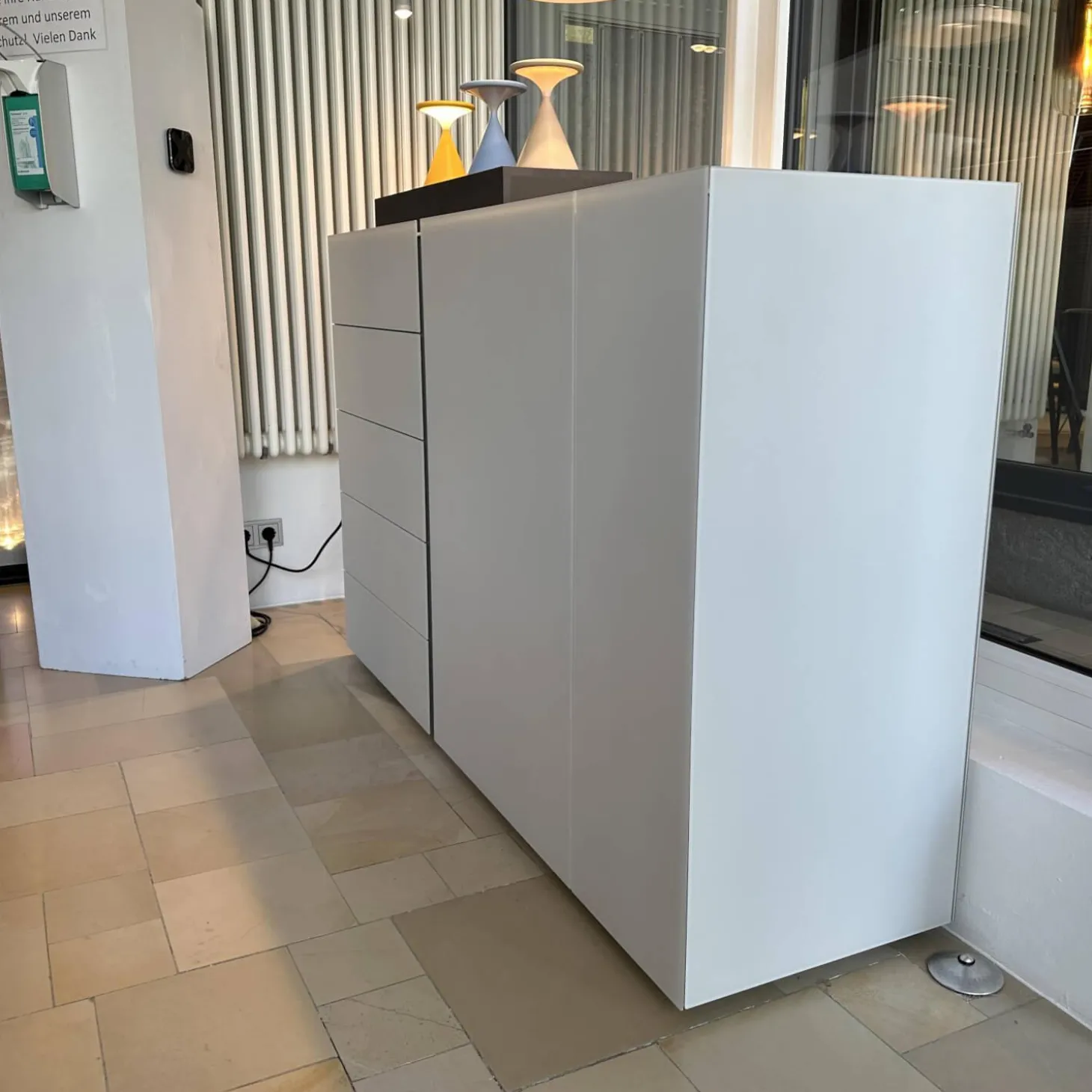 Raumteiler Sideboard Jorel Korpus Lack Greige Grau Beige Front Optiwhite Mattglas Greige Grau Beige