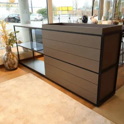 Raumteiler Tado Lack M10 Schwarz Eloxiert O20 Mit Klappe Und Schubkasten Und Fachböden