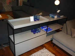 Raumteiler Tado Metallstruktur Schwarz Front Korpus und Rückwand Lack Flintgrau