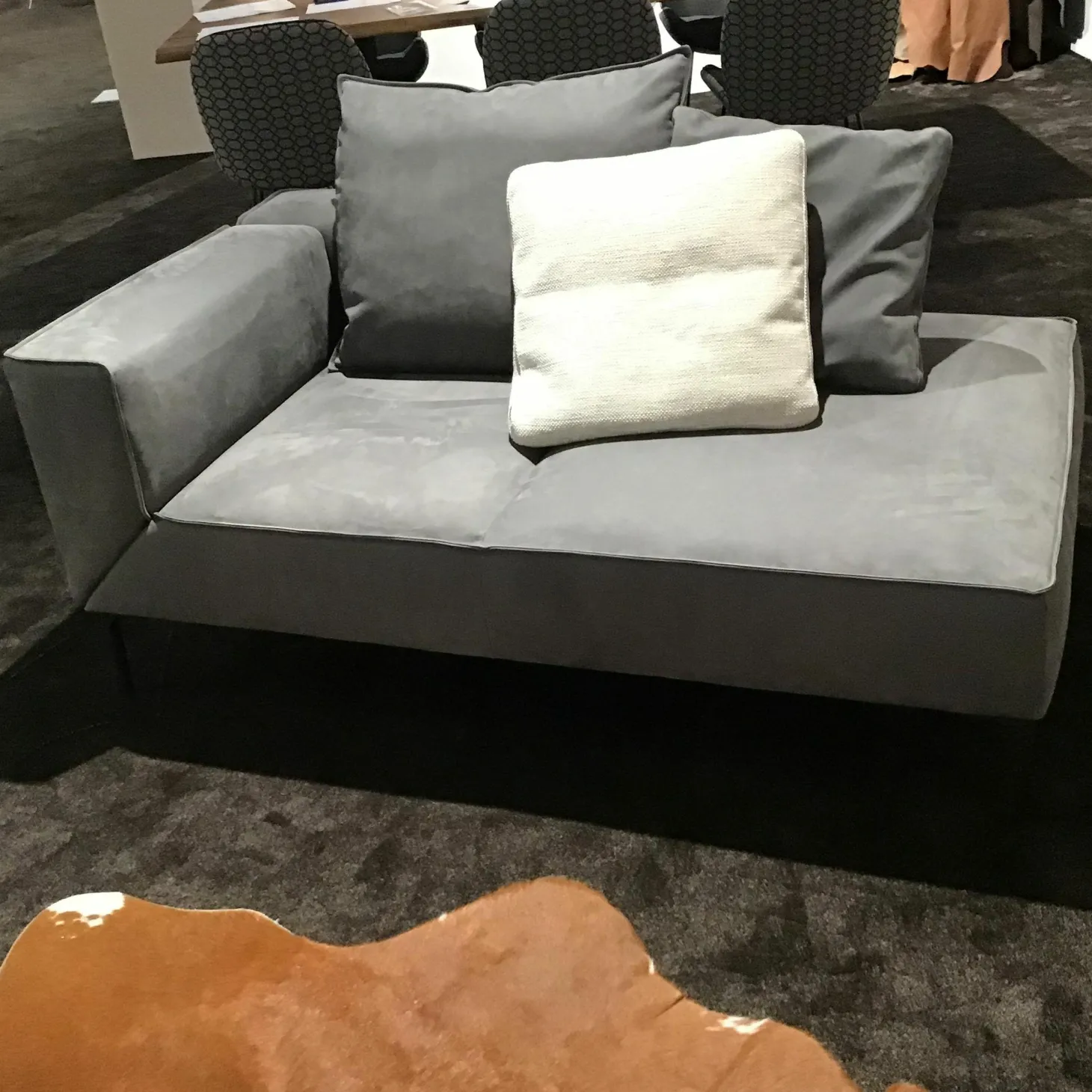 Recamiere Landscape Leder Nubuck Antraciet Anthrazit Gestell Metall Lack Schwarz Matt Inklusive Kissen