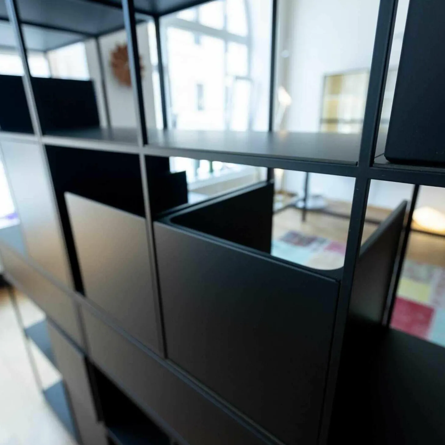 Regal Metall Fenix Schwarz mit Schüben