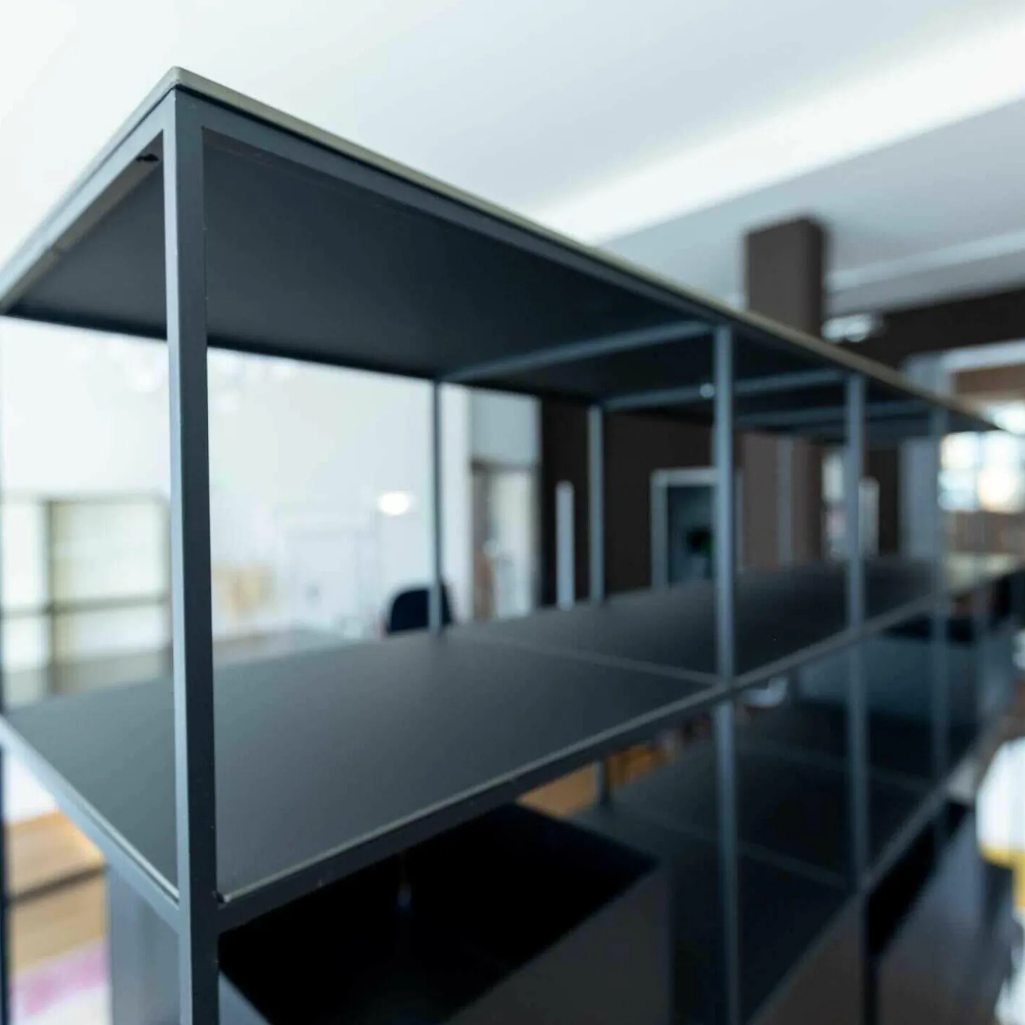 Regal Metall Fenix Schwarz mit Schüben