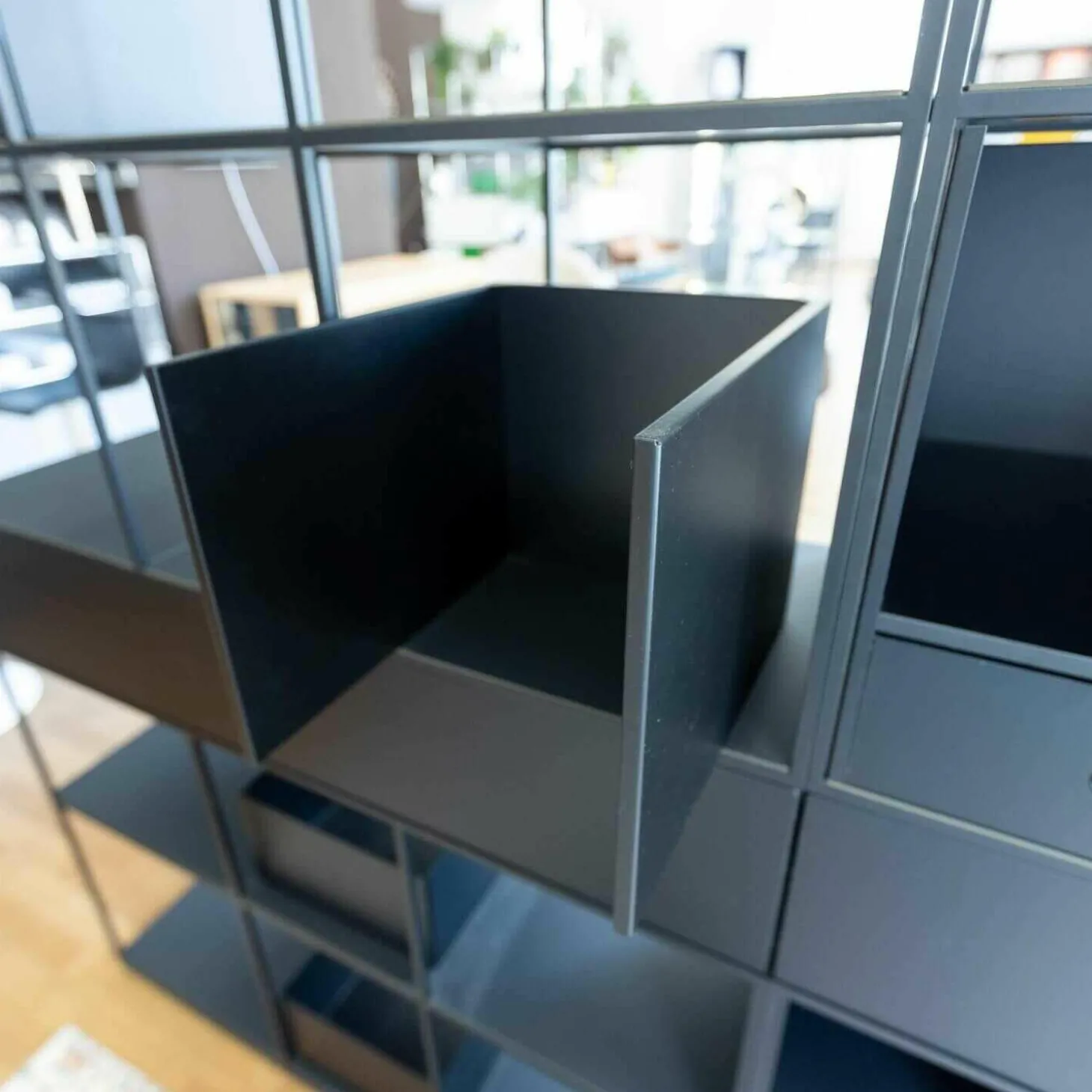 Regal Metall Fenix Schwarz mit Schüben