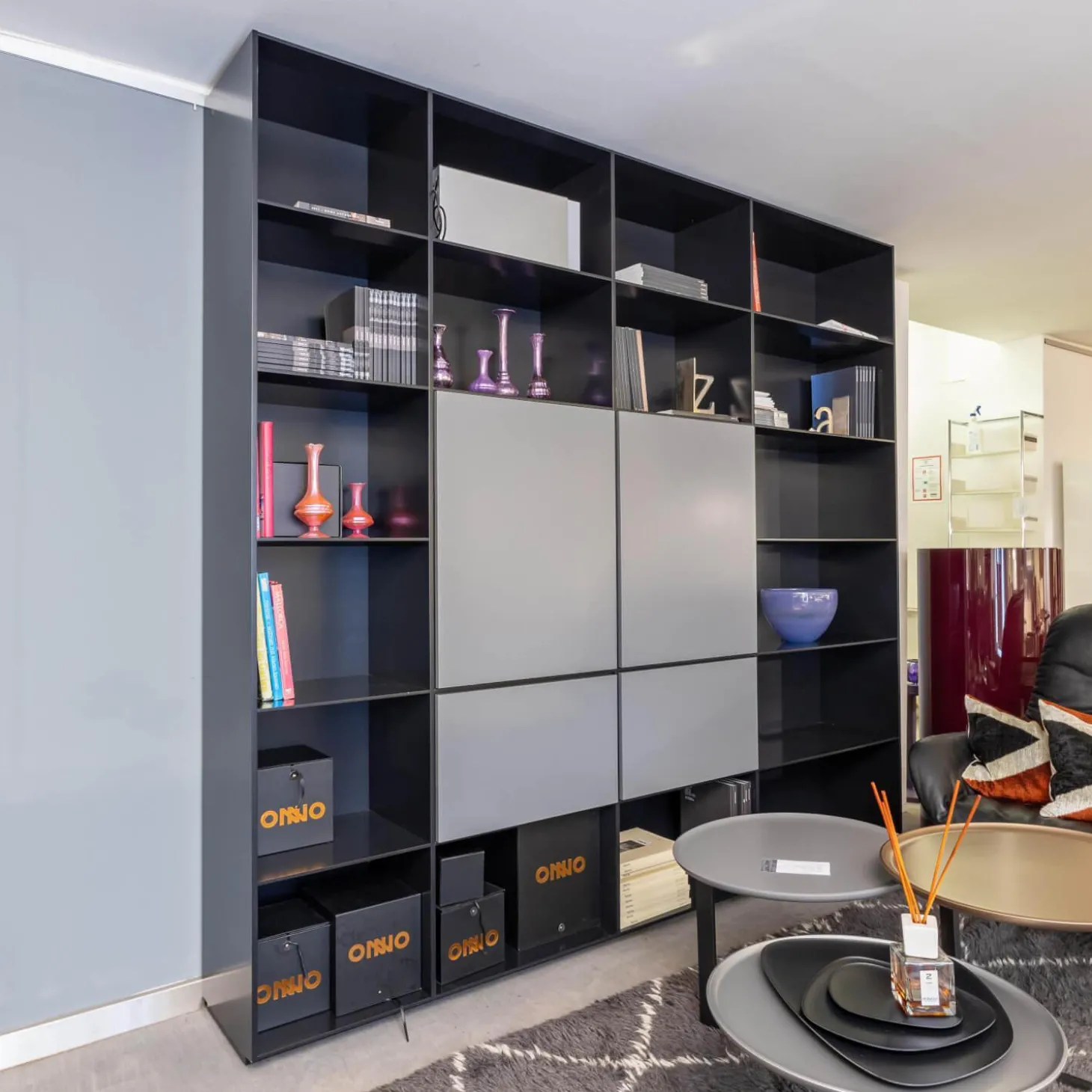 Regal Nex Pur Box Stehend Lack Matt Schwarz Und Lack Matt Grau