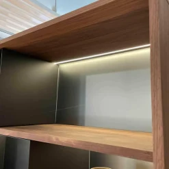 Regalkombination Pares in Nussbaum 130 Rückwand Glas deepgrex Metallboxen anthr. inkl Beleuchtung