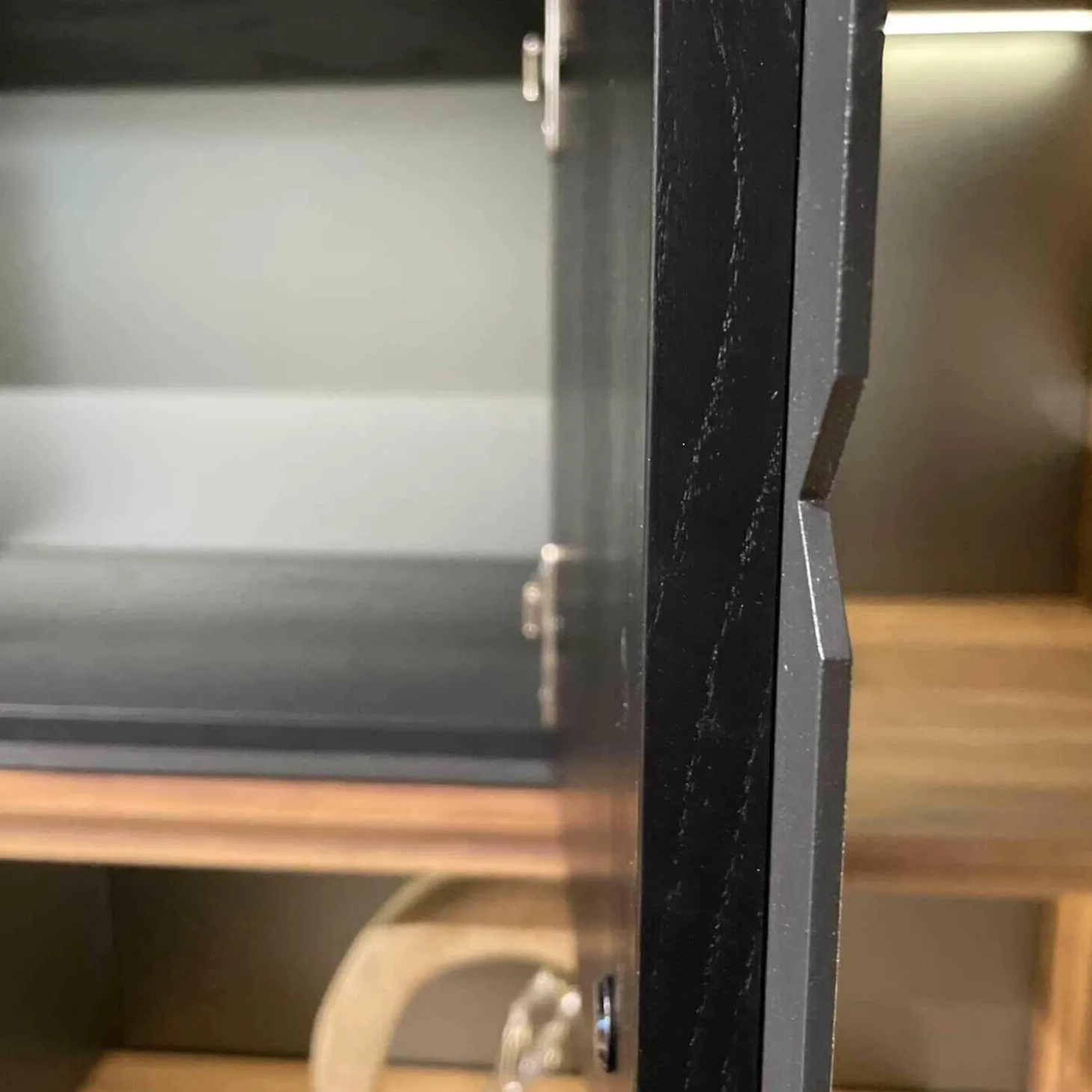 Regalkombination Pares in Nussbaum 130 Rückwand Glas deepgrex Metallboxen anthr. inkl Beleuchtung