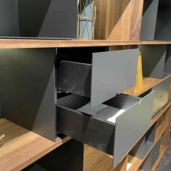 Regalkombination Pares in Nussbaum 130 Rückwand Glas deepgrex Metallboxen anthr. inkl Beleuchtung