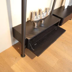 Regalsystem Hector Fachböden Eiche Schwarz Ständer Zinnfarbig Mit Schreibtischklappe Und Schüben Schwarz