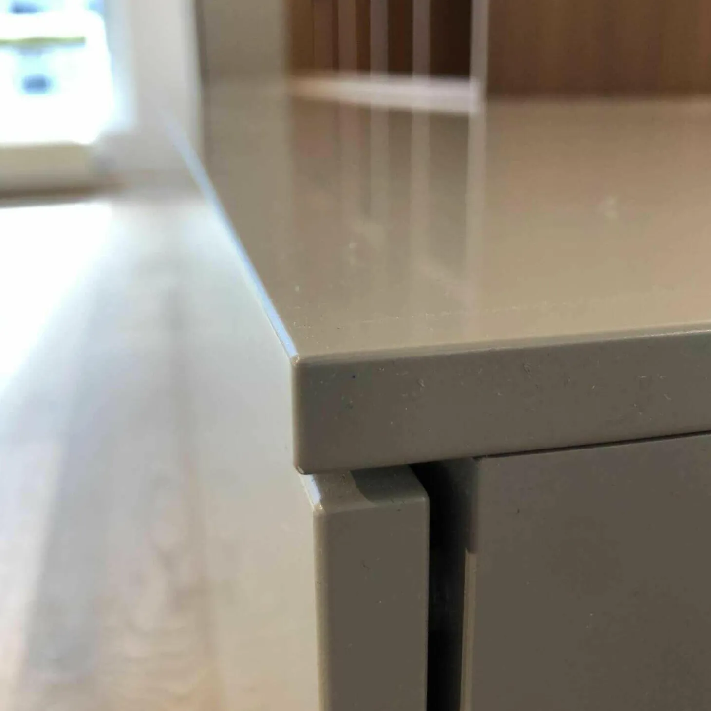 Regalwand Book & Look Grau Holz Lackiert