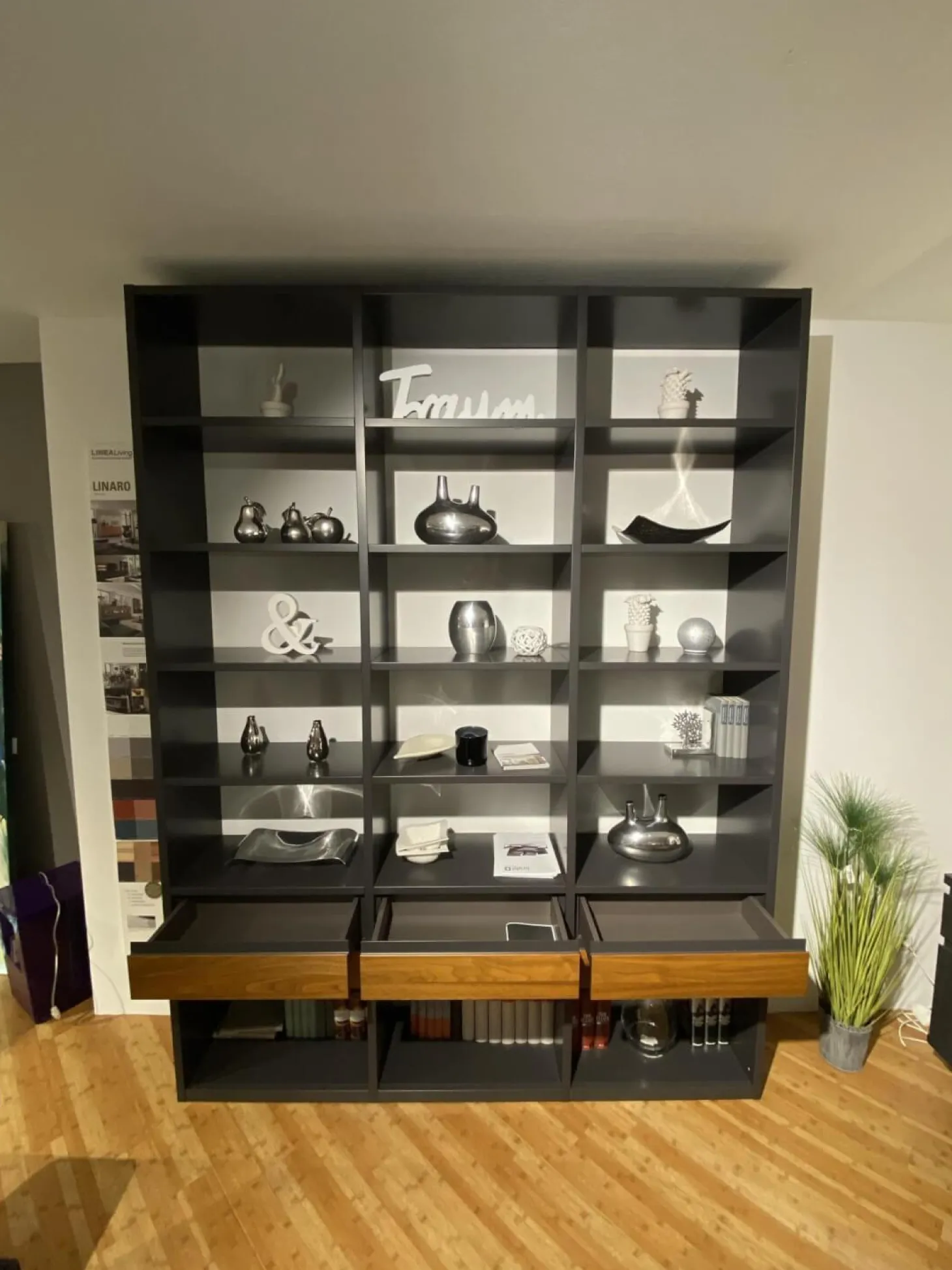 Regalwand Linaro 3163 Lackgraphit Nussbaum Nova