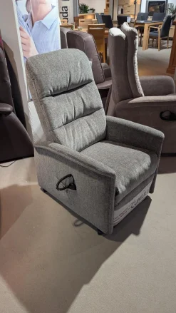 Relaxsessel 9051 Stoff Aquaclean 03 Sudan Grau 2-Motorisch mit Aufstehhilfe