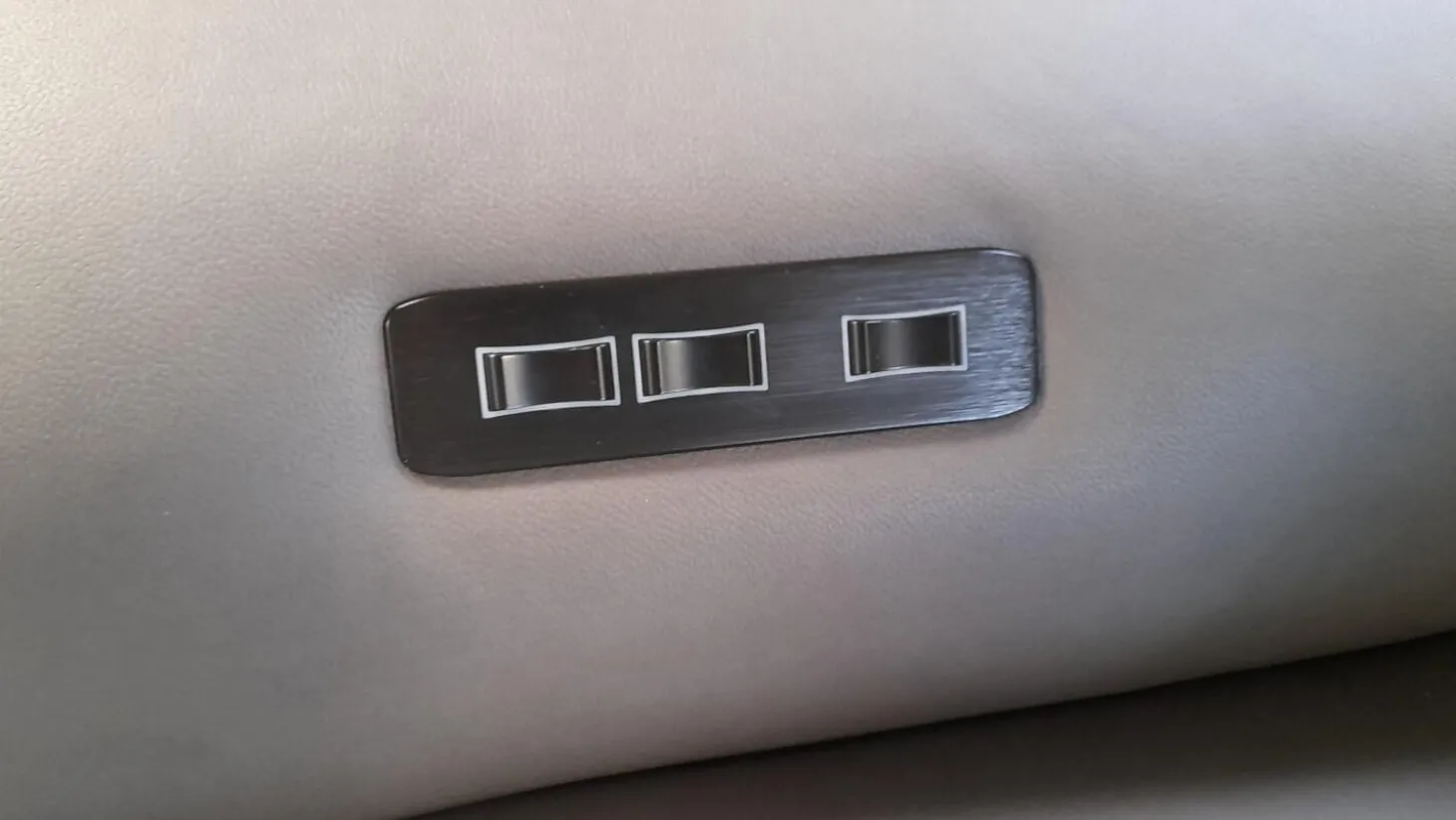 Relaxsessel 50025 Stoff Frisco Kiesel Grau Fuß Rollen