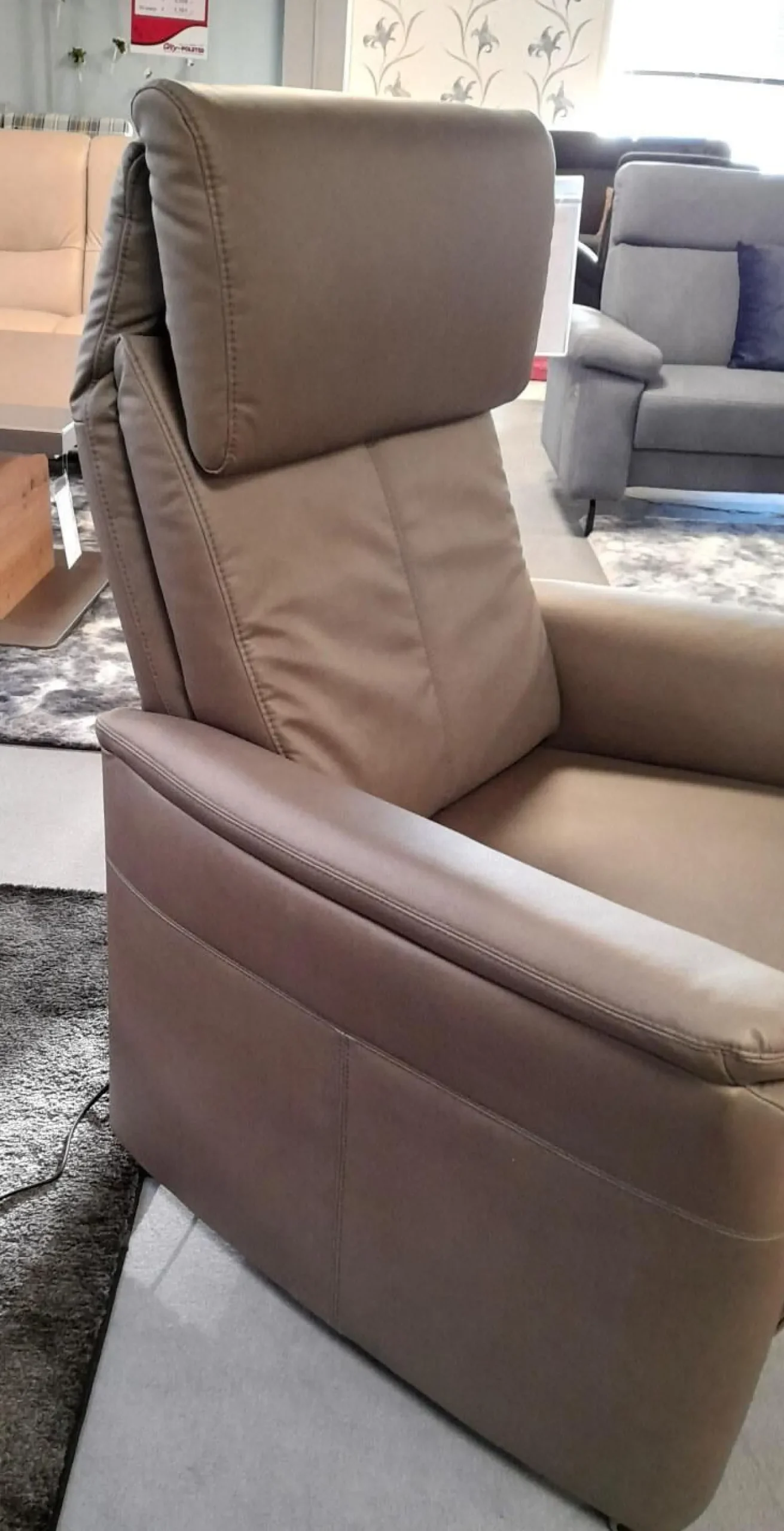 Relaxsessel 50025 Stoff Frisco Kiesel Grau Fuß Rollen