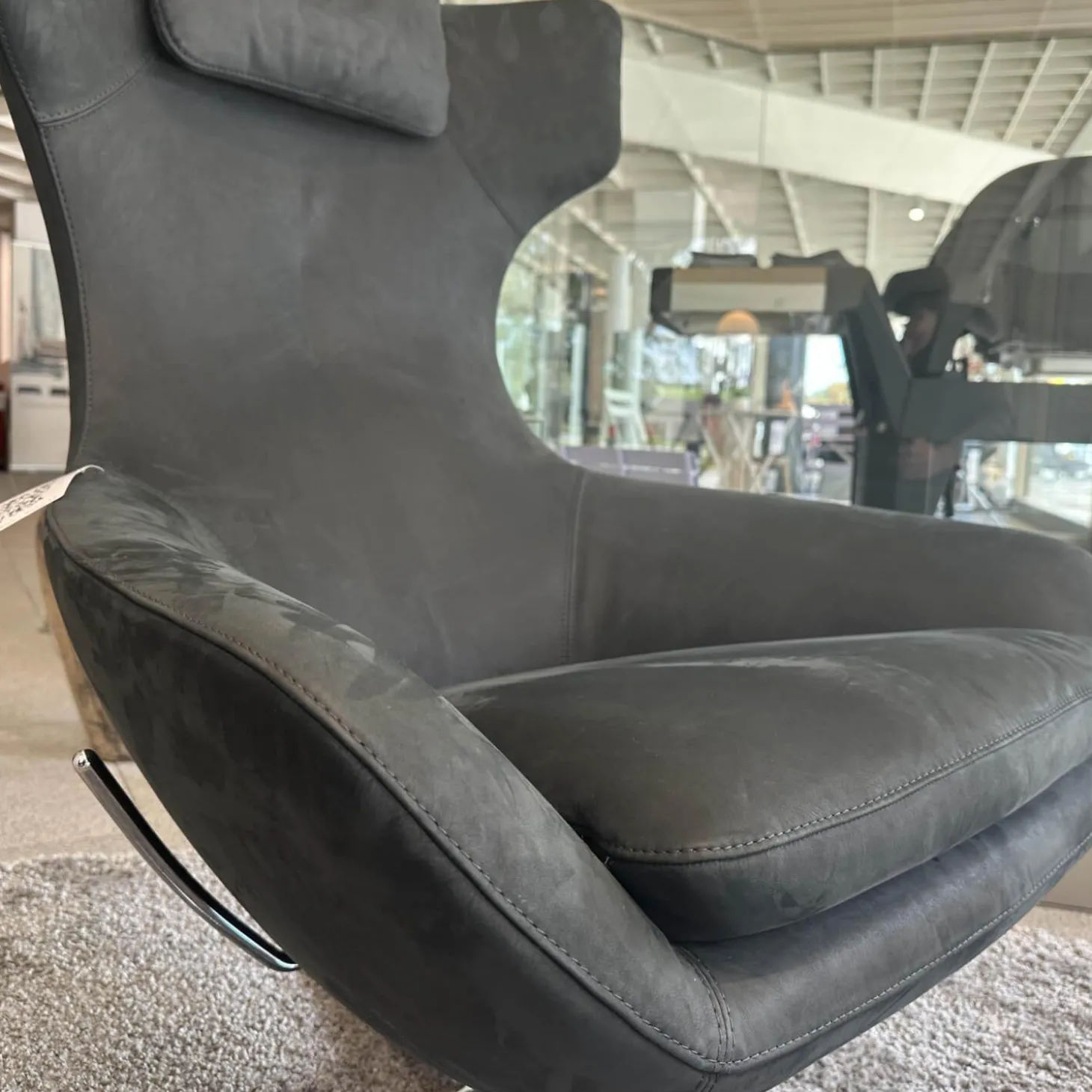 Relaxsessel Caruzzo Leder Danza 100 Phantom Anthrazit Fuß Pure 4 Strahlig Aluminium Poliert Mit Hocker