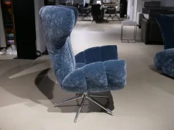 Relaxsessel Cassia A156 Stoff 64 1984 Happy Velvet Powder Grey Blau Fuß Aluminium Poliert