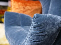 Relaxsessel Cassia A156 Stoff 64 1984 Happy Velvet Powder Grey Blau Fuß Aluminium Poliert