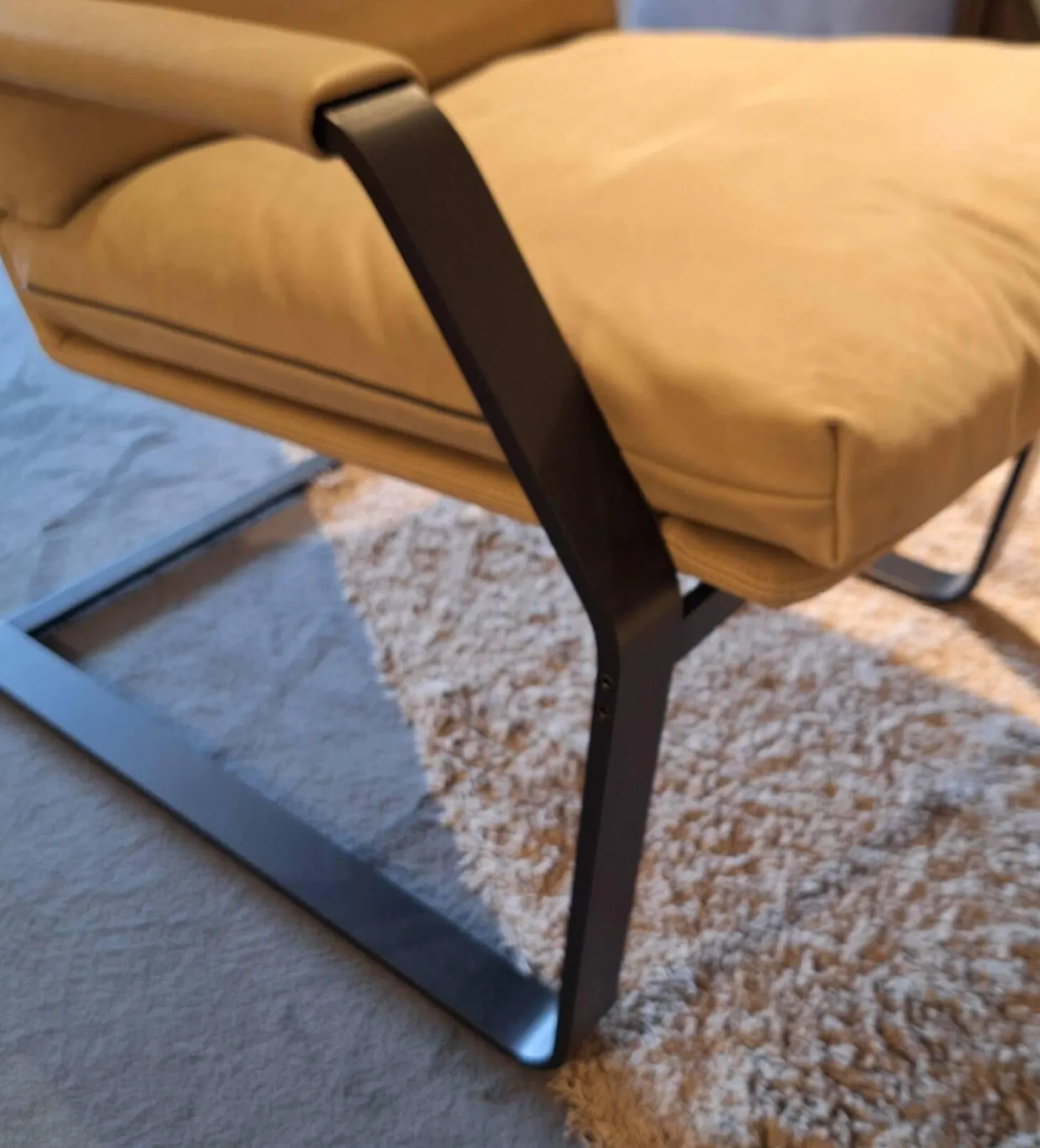 Relaxsessel Classics 263 Leder M Lavagrau Gestell Schwarz mit Hocker