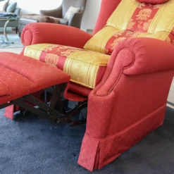 Relaxsessel Excalibur Stoff Rot Goldgelb Füße Mit Stoff Bezogen