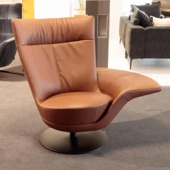 Relaxsessel FM-180 Pli Bezug Leder Living Whisky Braun Tellerfuß Metall Schwarzmatt Beschichtet