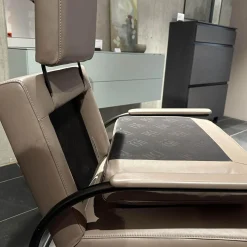 Relaxsessel Gabo Leder 91 Taupe Beige Gestell Schwarz mit Fußablage und Kopfstütze