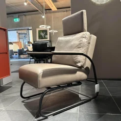 Relaxsessel Gabo Leder 91 Taupe Beige Gestell Schwarz mit Fußablage und Kopfstütze