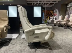 Relaxsessel Husum Nr 1 Medium Leder Credo Weiß Sternfuß Schwarz Motorisch Verstellbar