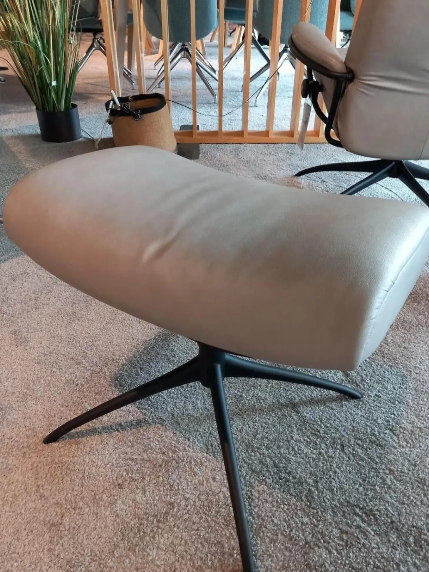 Relaxsessel London High Back Leder Paloma Silver Grey Grau Gestell Star Matt Schwarz Mit Hocker