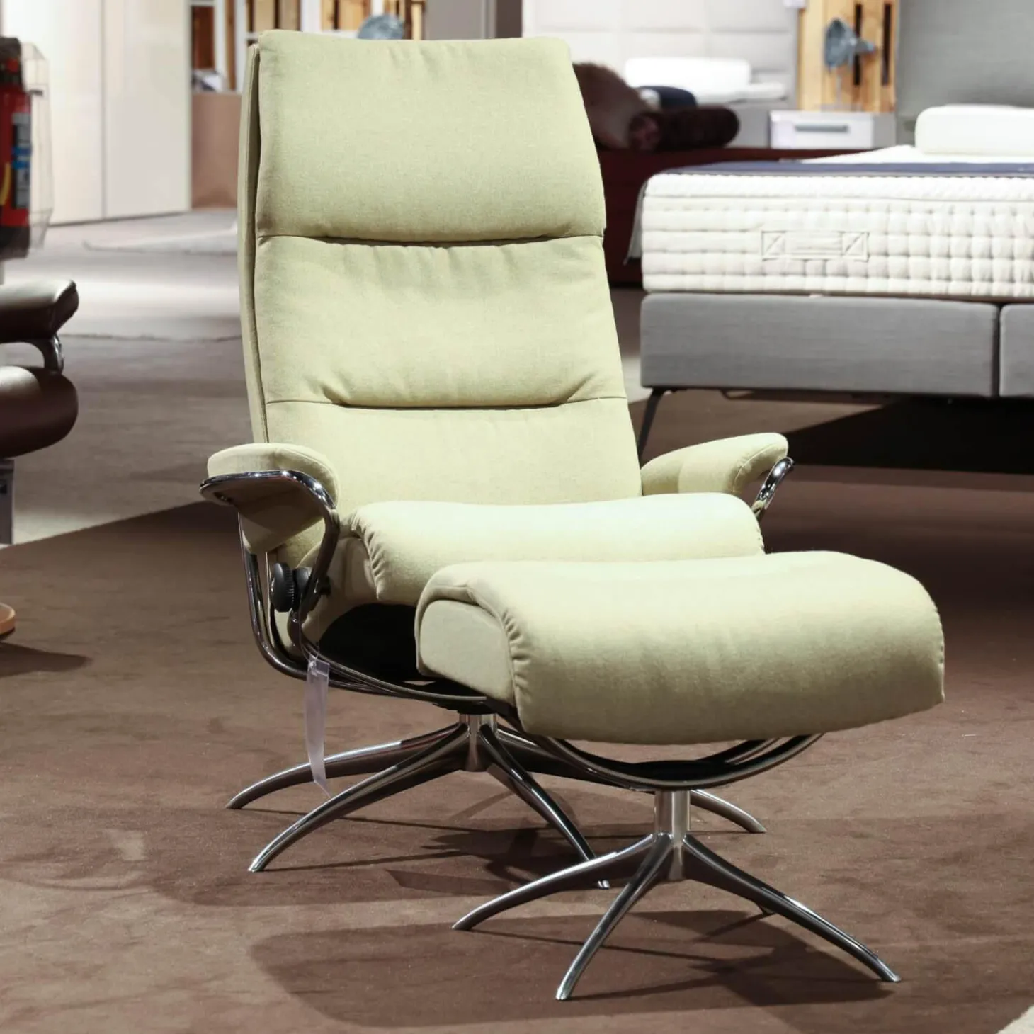 Relaxsessel Mit Hocker Tokyo Stoff Calido 579 Light Green Hellgrün Gestell Star 40 Alu
