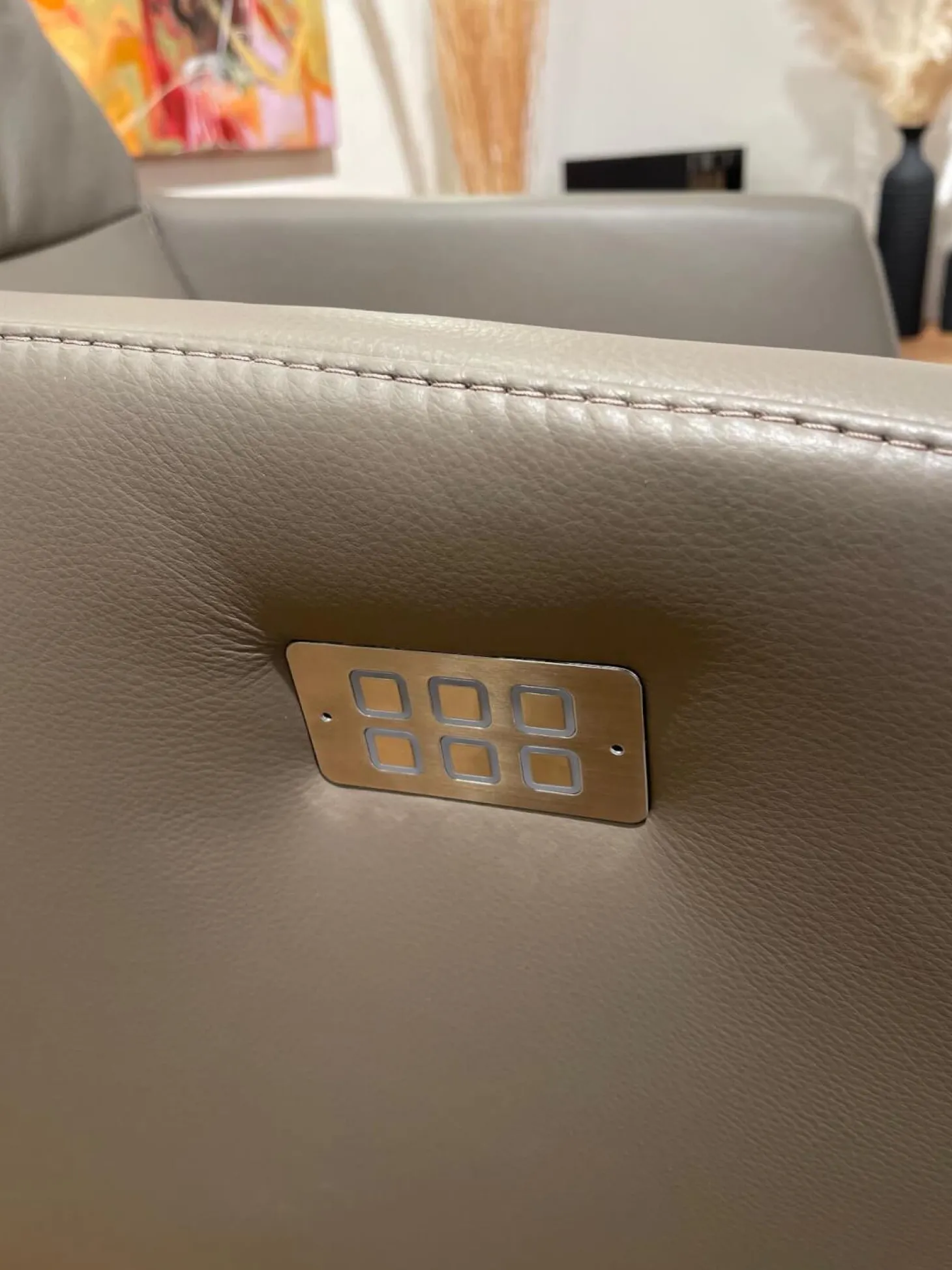 Relaxsessel Positano Medium Semianilinleder Lava Grau Kreuzfuß Schwarz Bedienelement Edelstahl