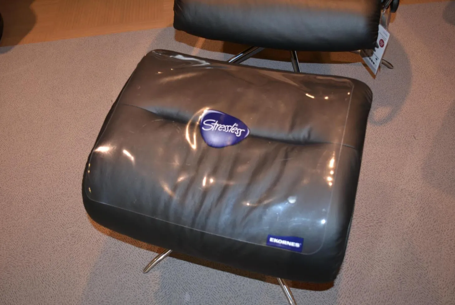 Relaxsessel Tokyo Star M Niedrige Leder Paloma Black Schwarz Mit Hocker Rückenlehne Mit Kopfstütze Standard Base Star Base