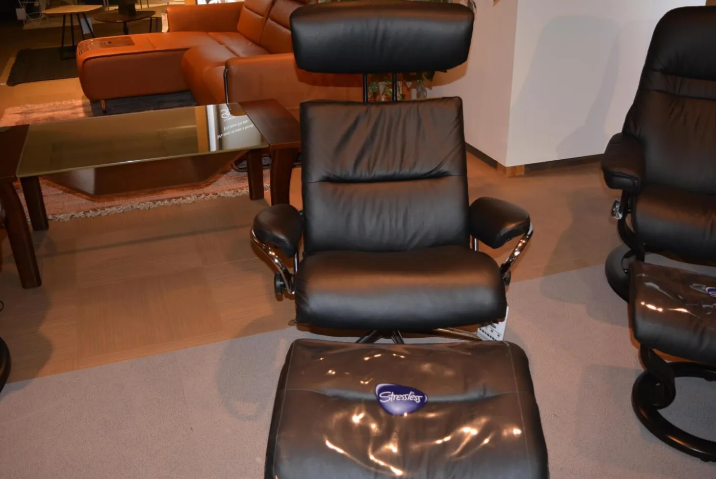 Relaxsessel Tokyo Star M Niedrige Leder Paloma Black Schwarz Mit Hocker Rückenlehne Mit Kopfstütze Standard Base Star Base