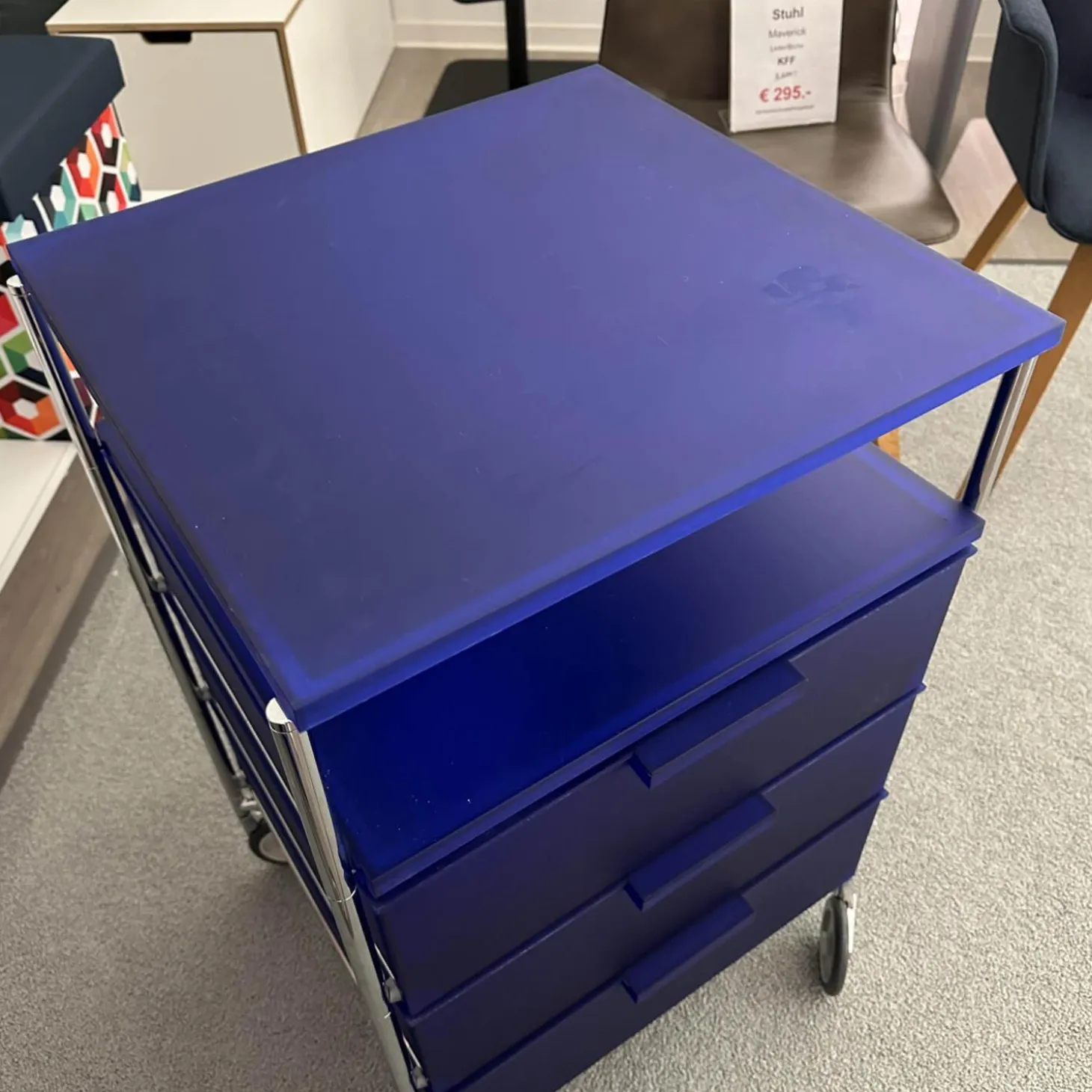 Rollcontainer Mobil L2 Blau Gestell Stahlrohr Verchromt