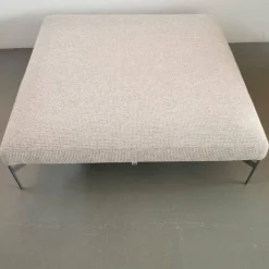 Saké Hocker Stoff Liseo Cat. Lusso Braun Gestell Hartzinn Lackiert