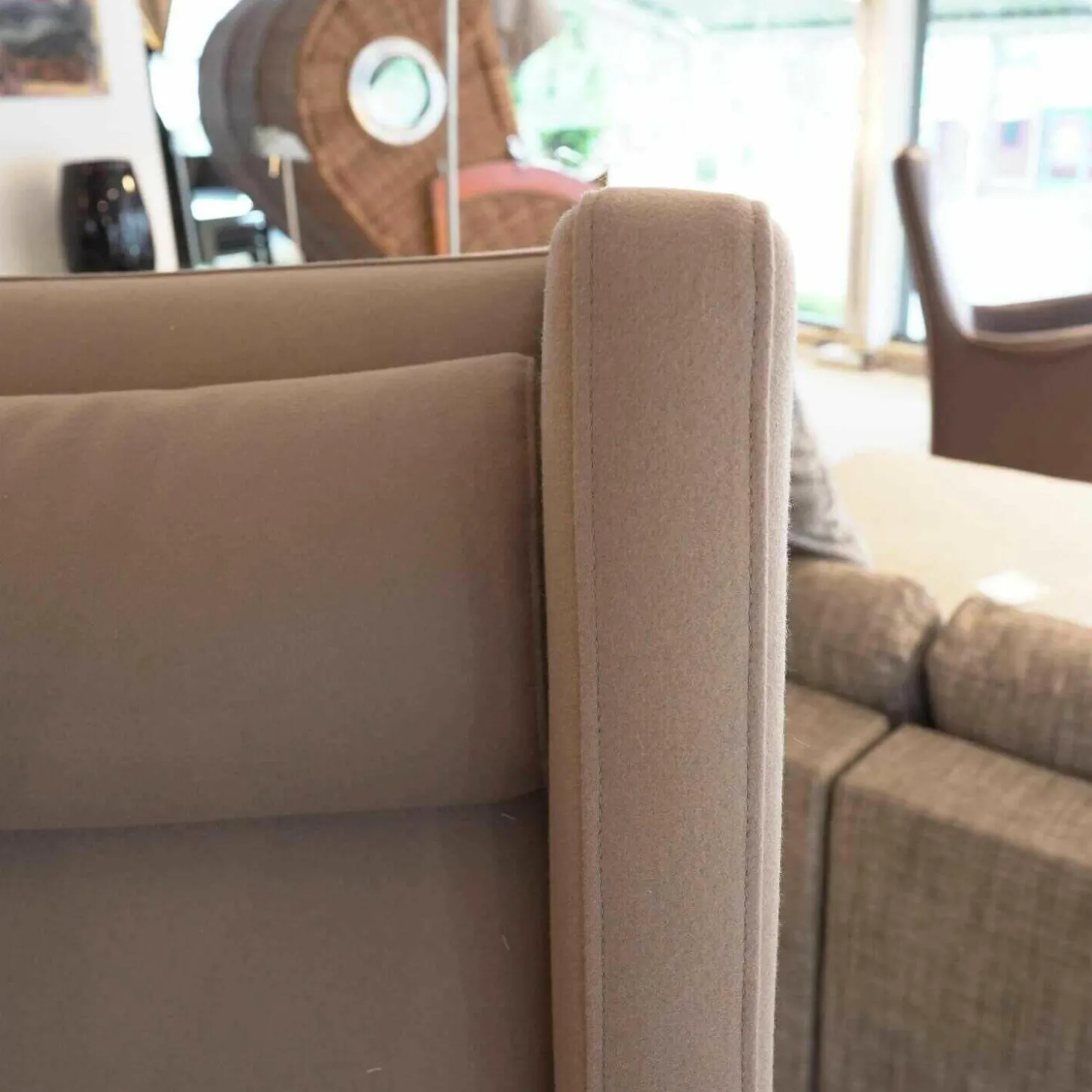 Schaukelsessel Tribeca Kavallerietuch Grau Braun mit Nackenkissen