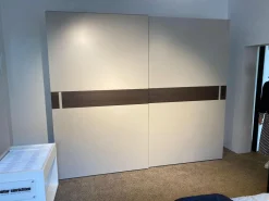 Schiebetürenschrank Athena Logica Lack 127 Hot Grau Griff Lack Absetzungen Melamin Holz MT RT Thermoeiche Innen Stoffoptik Perlmutt