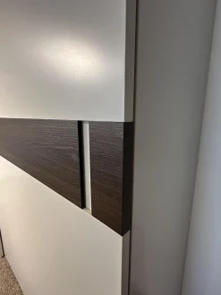 Schiebetürenschrank Athena Logica Lack 127 Hot Grau Griff Lack Absetzungen Melamin Holz MT RT Thermoeiche Innen Stoffoptik Perlmutt