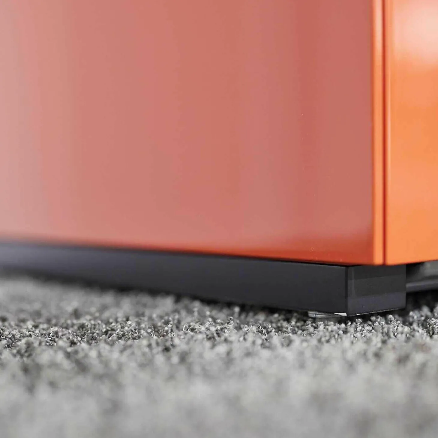 Schiebetüren-Sideboard Soma Lack Koralle Hochglanz Mit 2 Einlegeböde