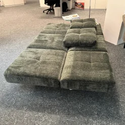 Schlafsofa Cross Over Stoff 4401 35 Grün Gestell Metall Schwarz Pulverbeschichtet Mit Rollen Hinten Inklusive Kissen