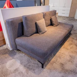 Schlafsofa Genua Bezug Stoff Alpha Anthrazit Fuß Metall Schwarz Matt Mit Dekokissen