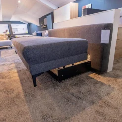 Schlafsofa Genua Bezug Stoff Alpha Anthrazit Fuß Metall Schwarz Matt Mit Dekokissen