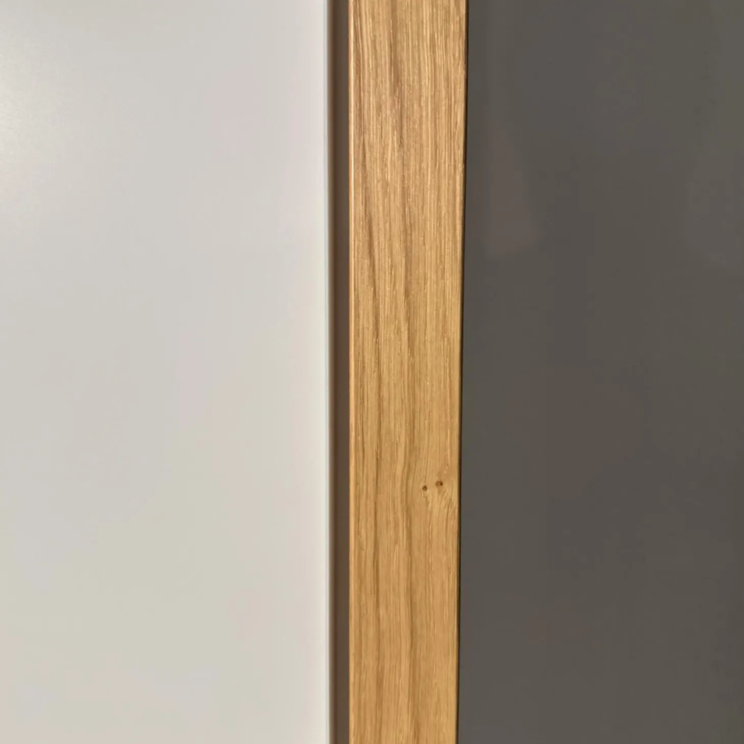 Schlafzimmer Dream Lack Reinweiss Akzent Natureiche Kunstleder Struktur Taupe Grau Griffe Chrom Glänzend