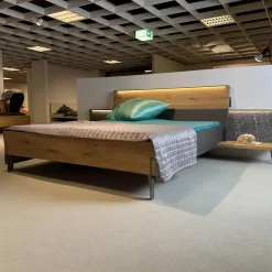 Schlafzimmer Milo Wildeiche Massiv Gebürstet Lack Graphit Akzent Naturstein Grau Füße Metall Titan Grau Mit Beleuchtung